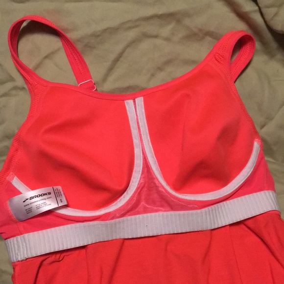 Brooks neon red running tank top - Picture 4 of 5
